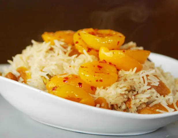 एप्रिकॉट राईस विद नट्स