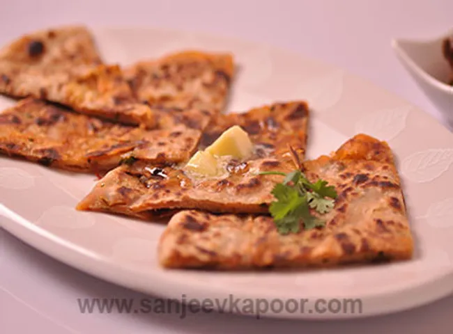 मज़ेदार आलू परांठा