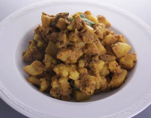 कॉलिफ्लावर ऐन्ड पोटेटो सुक्के