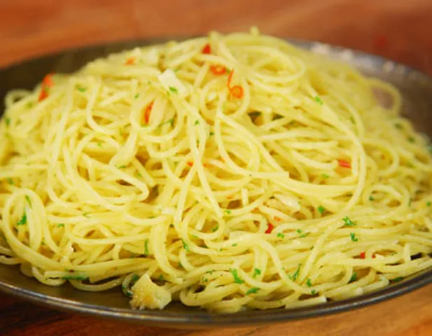 स्पेघेटी अगलियो ओलियो 