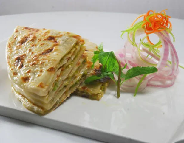 मटर पनीर कुल्चा