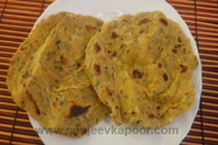 सोया और धनिया लच्छा परांठा