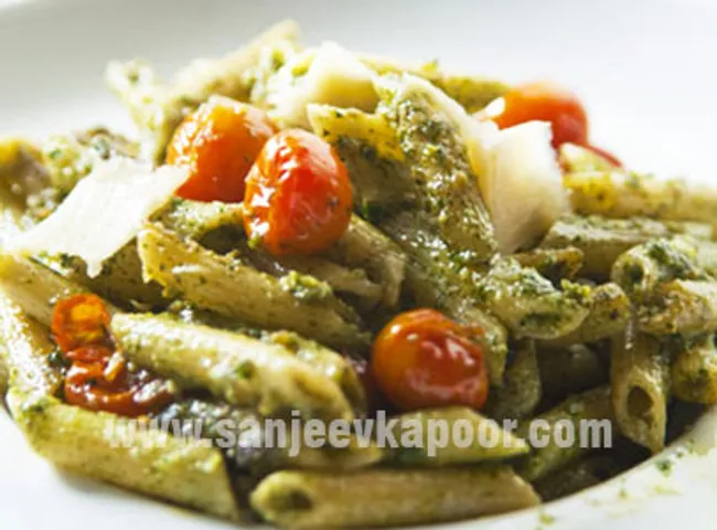 पैने विद क्रीमी पेस्टो एण्ड चैरी टोमेटो