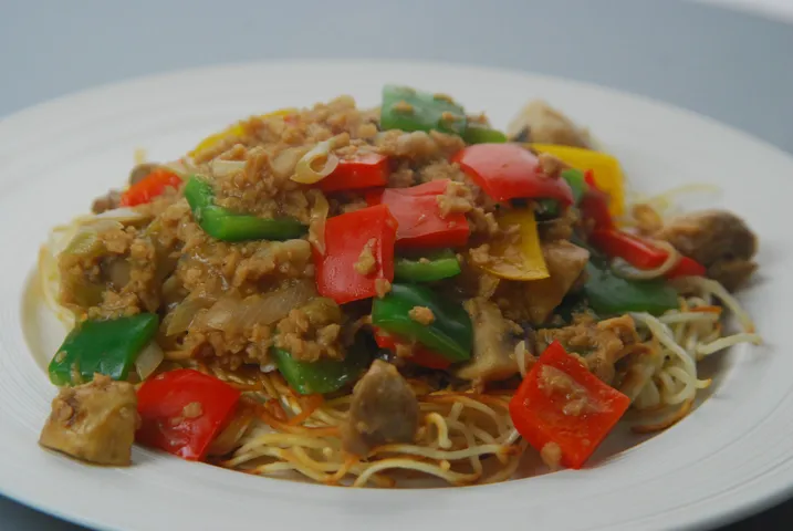 Canton Style Vegetarian Chowmein - SKK