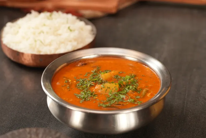 Kolambo (Temple Style Sambhar) - YT