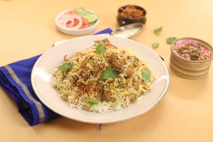 Kachche Gosht Ki Biryani - YT