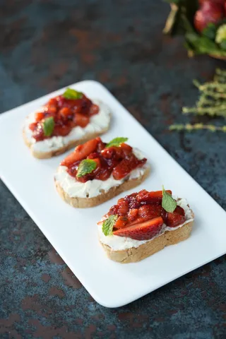 Strawberry Whipped Cheese Toast 1 - YT