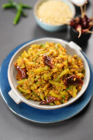 Lauki Moong Dal Sabzi - YT (7)