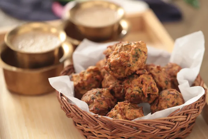 Spring Onion Bonda - YT