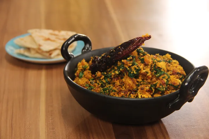 Red Pumpkin aur Palak Sabzi - TT - 32