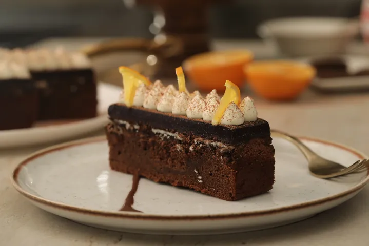 Orange and Chocolate Biscuit Cake