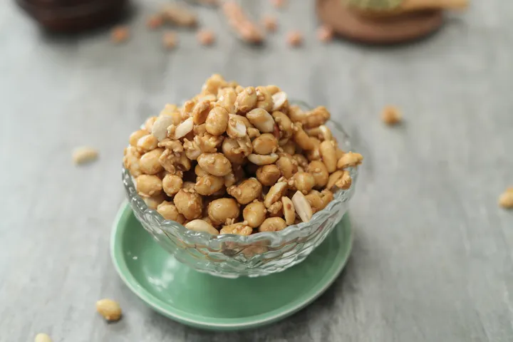 Jaggery Coated Peanuts - YT