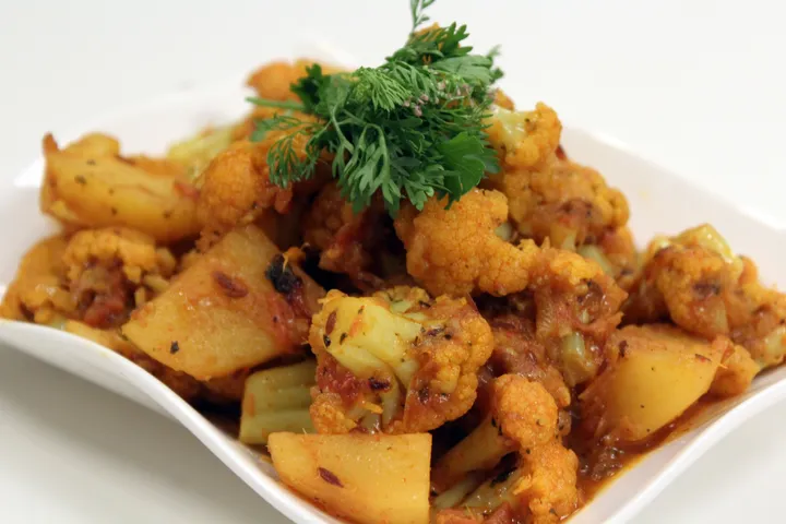 Aloo Gobhi Tamatar - YT