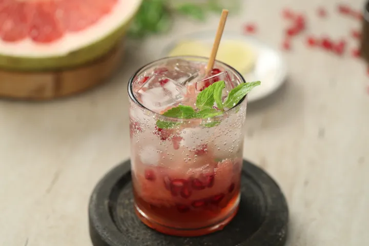 Pomegranate and Pomelo Mojito 1