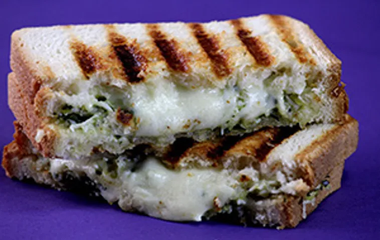 Cheesy Pesto and Egg Melts