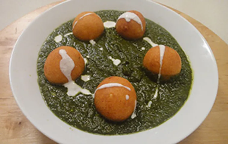 Paneer Kofta in Spinach Gravy