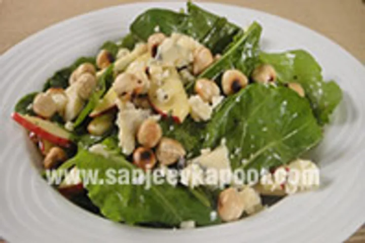 Apple, Baby Spinach and Blue Cheese Salad