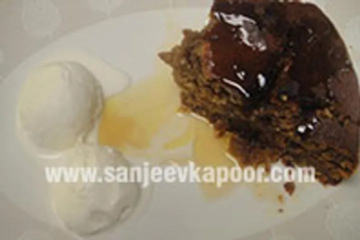 Sticky Date Cake with Toffee Sauce