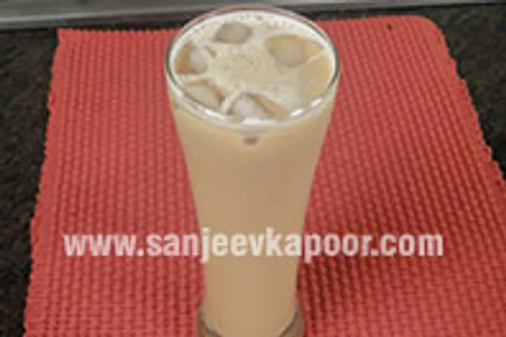 Cardamom Spiced Coffee Frappe