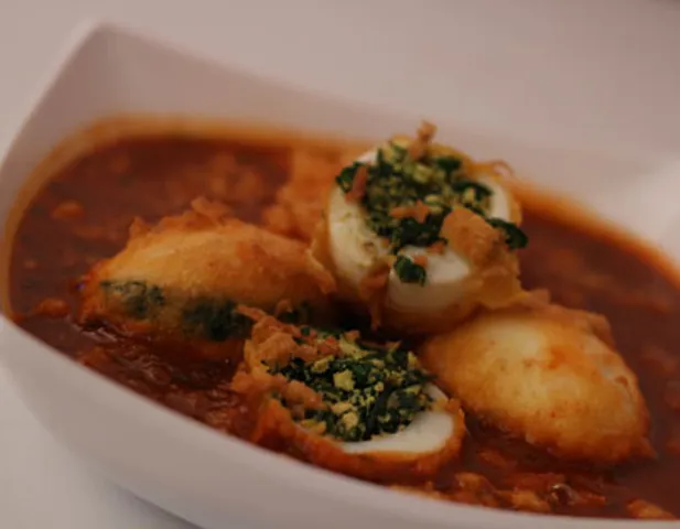Stuffed Egg Spinach Curry