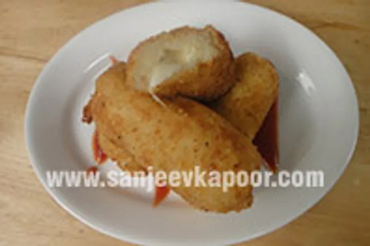 Mozarella Stuffed Croquettes 