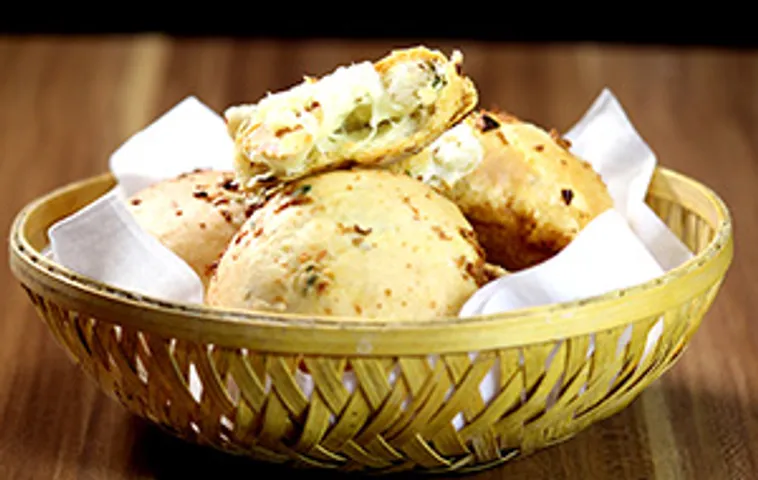 Cheesy Garlic Bombs