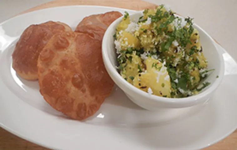 Sookha Aloo Sabzi with Puri