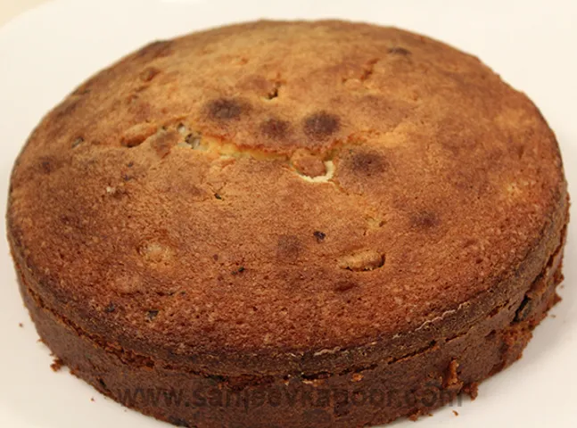 Walnut and Chocolate Chip Cake