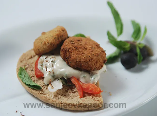 Falafel With Tahina Sauce