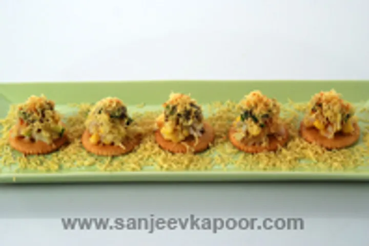 Biscuit Corn Sev Puri