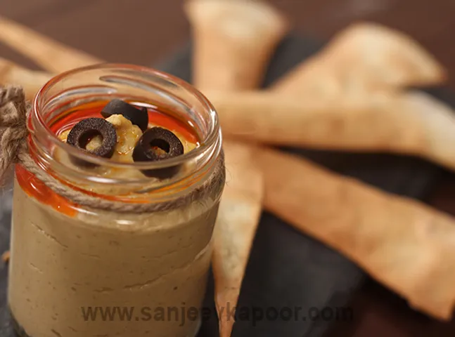 Achari Hummus with Ajwaini Lavash