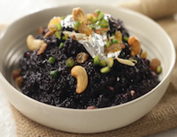 KALE GAJAR KA HALWA - skk