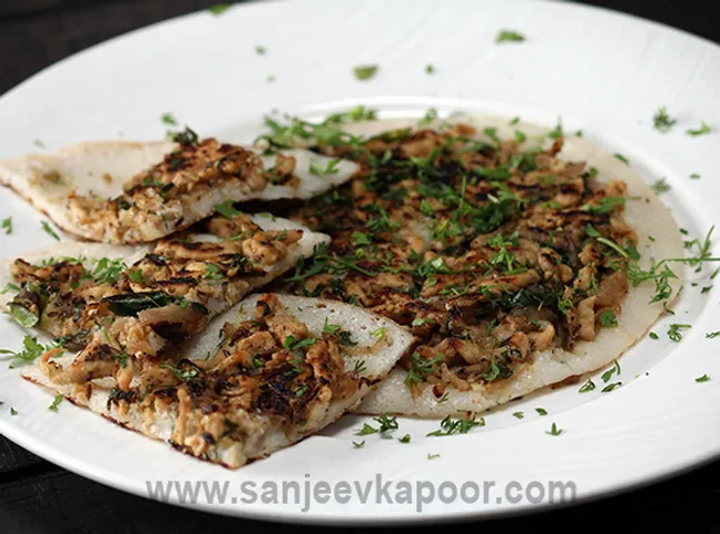 Pepper Chicken Uttappam