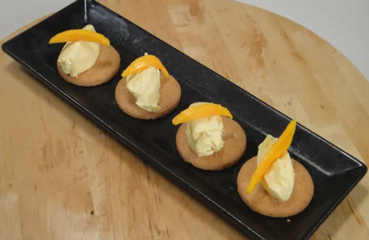 Cheesy Mango Bites 