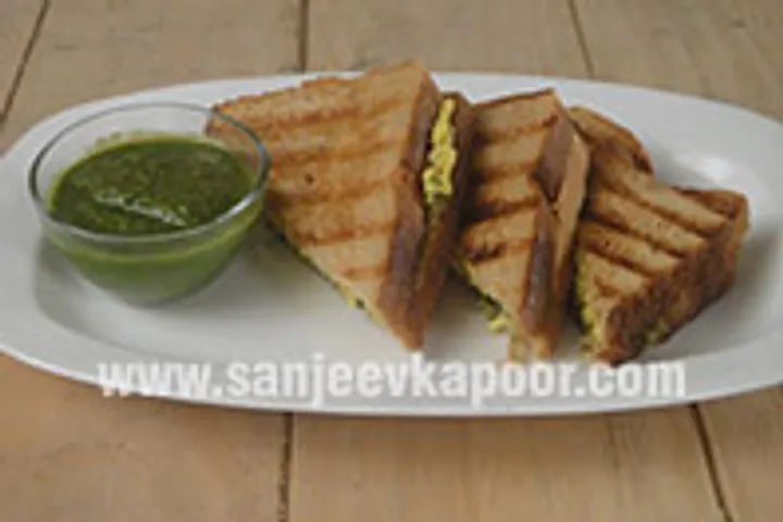 Paneer Bhurji Grilled Sandwich 