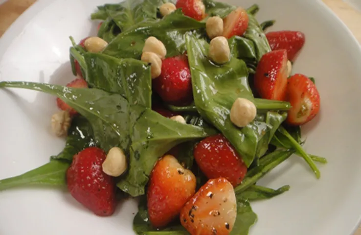 Baby Spinach and Strawberry Salad