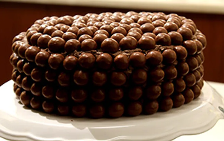 Chocolate Pearl Cake