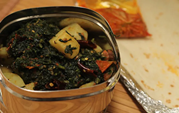 Palak Aloo ki Sukhi Sabzi
