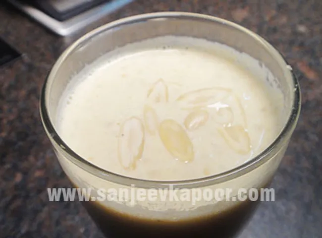 Badam Doodh
