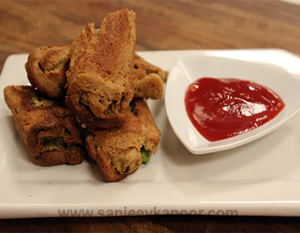 Baked Matar Paneer Bread Rolls