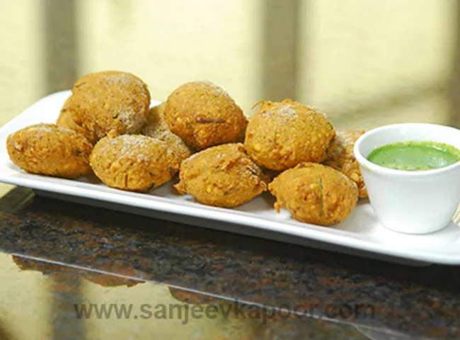 Chana Dal Aur Hare Lehsun Ke Pakore