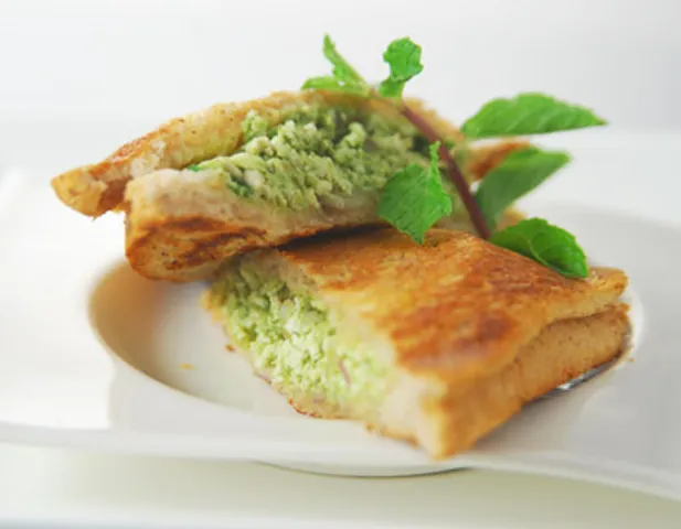 Grilled Tofu And Paneer Sandwich