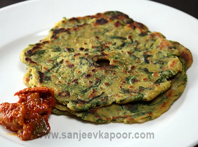 Spinach Thalipeeth