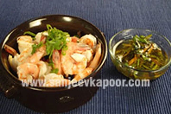 Poached Prawns with Simple Dipping Sauce