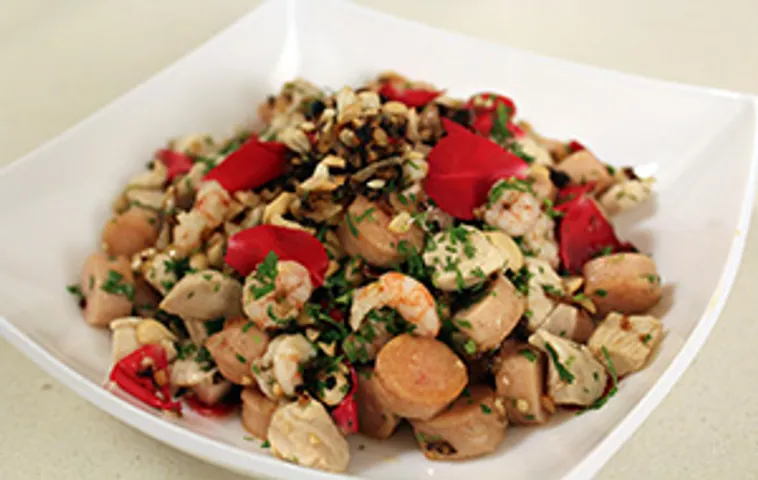 Saimese Mixed Meat Salad with Rose Petals