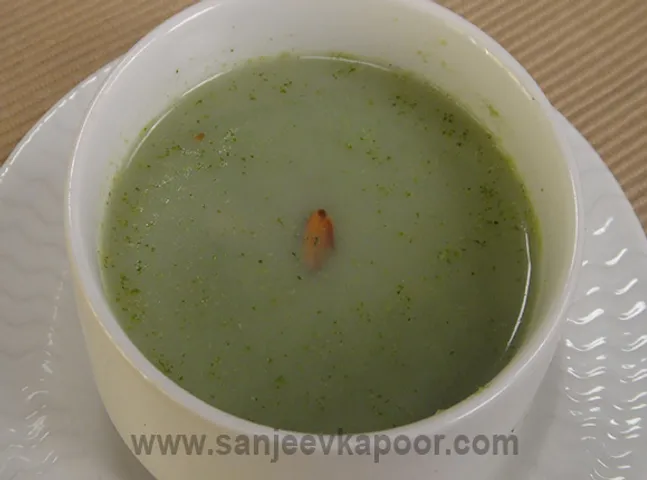 Broccoli and Toasted Almond Soup