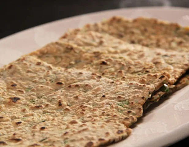 Methi aur Mooli ka Parantha