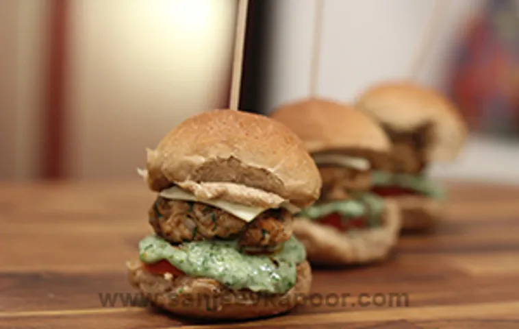 Tandoori Chicken Sliders with Green Chutney Mayo