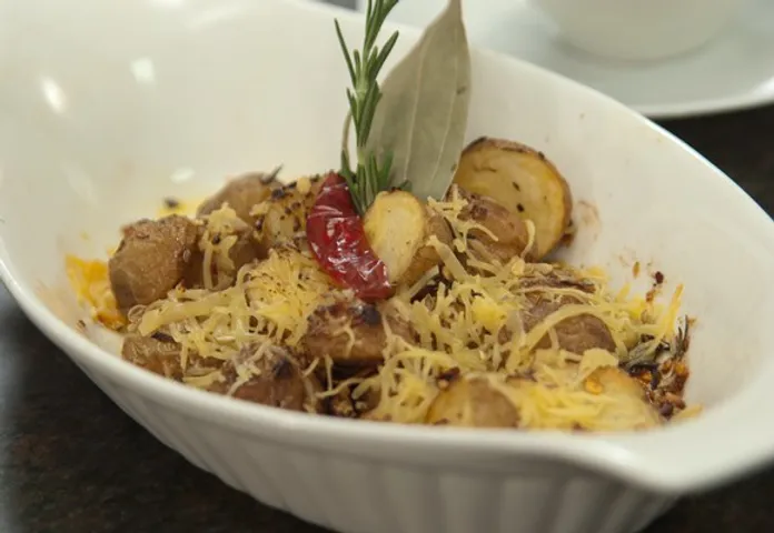 Cheesy Dum Aloo