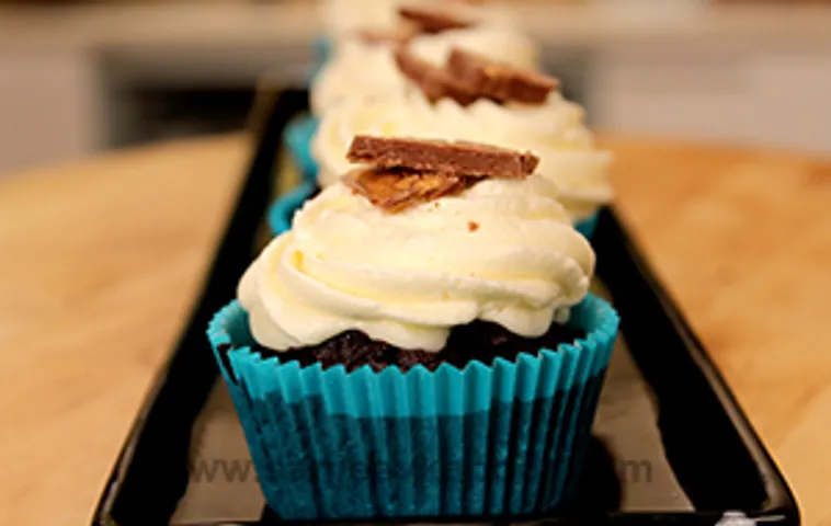 Gulab Jamun Cupcakes with Buttercream Frosting